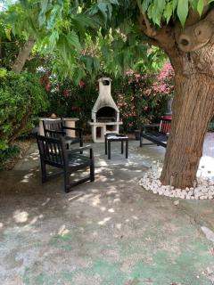 Les dahlias appartement 4 personnes Jacuzzi Barbecue Jardin arboré Climatisé - Agde - 2