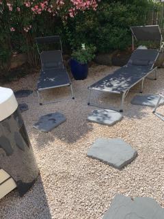 Les dahlias appartement 4 personnes Jacuzzi Barbecue Jardin arboré Climatisé - Agde - 5