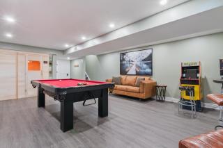 Modern home with a pool sauna pooltable & mountain view - Collingwood - 8