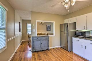 6 Mi to Old Market Home with BBQ-Ready Patio! - 2