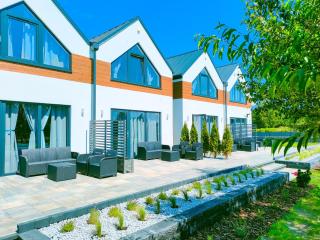 Słońce i Woda Domki Całoroczne, Podgrzewany Basen, Balia z jacuzzi, Klimatyzacja, Bezpłatny Parking - 4