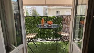 Appartement mignon calme douillet ascenseur clim étage élevé proche parking et toutes commodités au coeur du Toulon historique - Toulon - 0