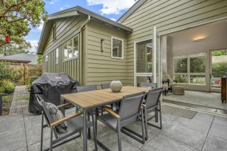 Heavenly Hideaway Wine Tastings Included - 9