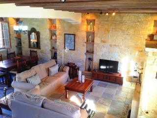 Lofou Traditional Stone House - Lofou - 5