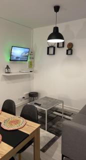 Appartement moderne refait à neuf proximité centre ville et plage - 0