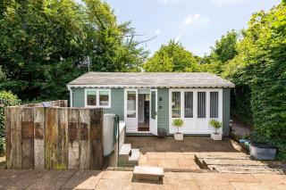 The Summerhouse, countryside retreat with private hot tub - 9
