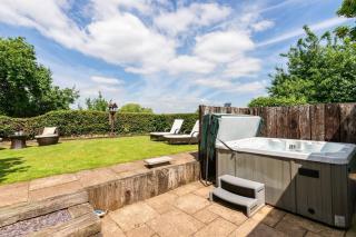 The Summerhouse, countryside retreat with private hot tub - 3