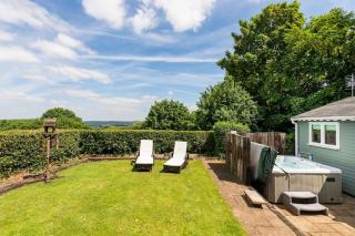 The Summerhouse, countryside retreat with private hot tub - Bridgnorth - 2