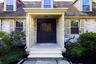 Downingtown Manor - 1900s Farmhouse with Creek Views - Downingtown - 9