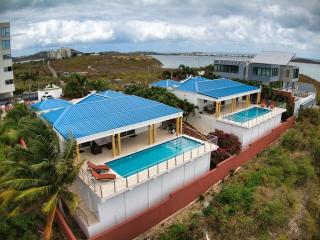 Airport View 3-Bed Villa - Cupecoy - 6