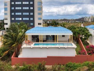 Airport View 3-Bed Villa - Cupecoy - 9