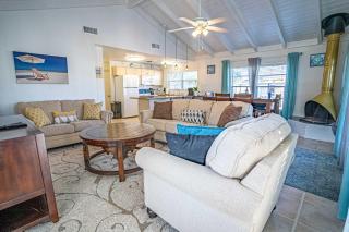 Canal-Front Jamaica Beach Home Less Than 1 Mile to Sand! - 8