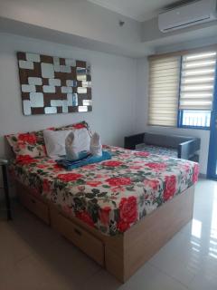 Sea res Mall of Asia 2bedroom by Elsie D - 0