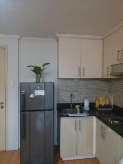 Sea res Mall of Asia 2bedroom by Elsie D - 2