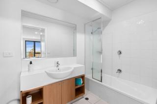 Apartment 13 Pacific Apartments - 1