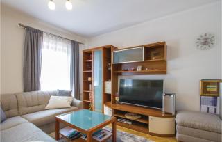 3 Bedroom Nice Apartment In Cavle - Čavle - 2