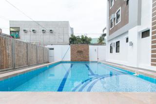 RedDoorz Plus at DBuilders Poblacion BGC - Manila - 9