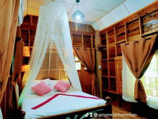 Alaska poolcafe&homestay - - 7