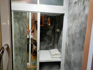 Alaska poolcafe&homestay - - 5