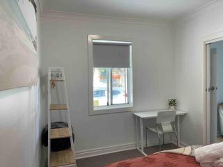 Bright, Cosy Cottage near CBD- Free wifi, Netflix and Disney Plus - Orange - 1