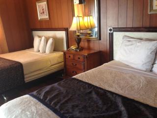 Blue Mountain Motel - Pincher Creek - 1