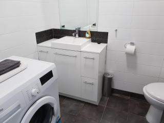 Studio 204 with harbour, ocean and sunset views from the balcony - 3