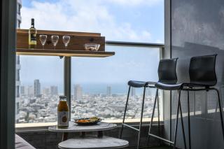 Spacious 3BR Duplex w Balcony in City Center and Mamad by Sea N' Rent - Tel Aviv - 1