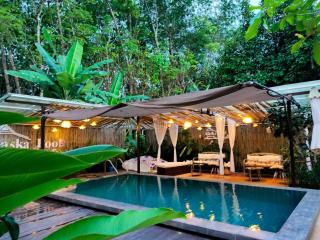 Alaska poolcafe&homestay - - 9