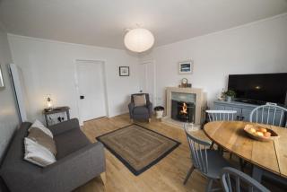 Road End Cottage - 4