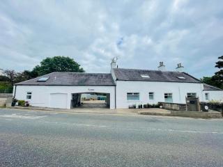 5 bedrooms sleeps 10-12 free wifi & parking garden - 8