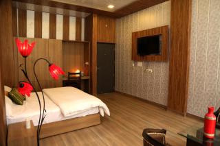 Hill Stream Resort and Spa - 1