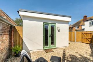 the Beach House - Kent - 7