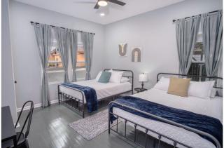 Captivating 4BR 2BA Home Near Awesome Downtown - San Antonio - 1