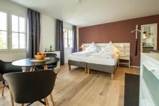 Gästehaus am Schlossplatz, Z. 1 - 8