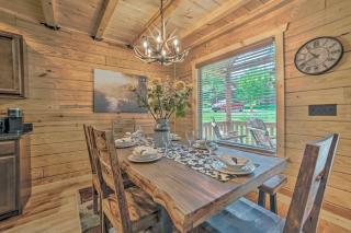 Hot Tub, Pool Access and Fire Pit Gatlinburg Cabin - Gatlinburg - 5