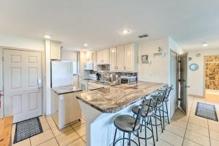 Sea-King Sol Ocean-View Condo in Port Aransas! - Port Aransas - 4