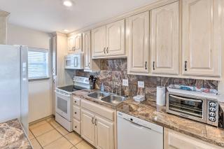 Sea-King Sol Ocean-View Condo in Port Aransas! - Port Aransas - 3