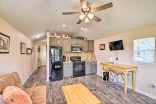 Stylish Woodville Cabin Fishing Dock Access! - Woodville - 4