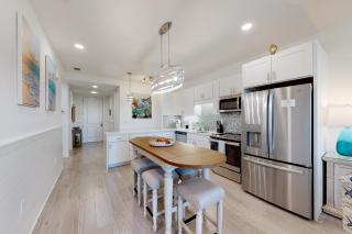 Gulf Place Residence 205- Let the Sea Set You Free - 6