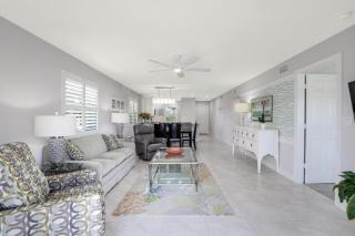 Inland condo with pool, spa, tennis and steps to beach - 2