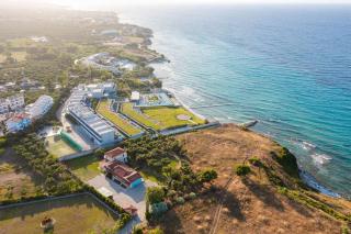 Jimmy's Sea View Studios - 7