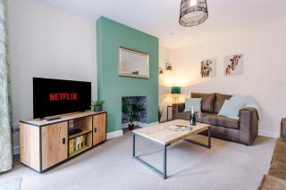 Modern apartment in Crewe by 53 Degrees Property, ideal for long-term Business & Contractors - Sleeps 4 - 6