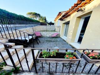 F2 neuf calme climatisé wifi parking - 1,5 km mer - 0