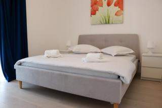 Azure Sea Apartments - 3