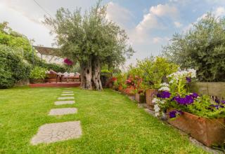 Alesti House with garden and private beach access - 4