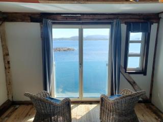 Sveggvika Guesthouse - Averoy - 2