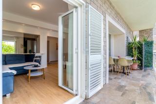 Apartments Makarska - Makarska - 1