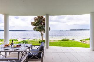 Seaview Splendour 2, 163 Soldiers Point Rd - waterfront stunning unit - 9
