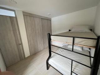 Apartamento con piscina y parqueadero a 7 min del centro - 1