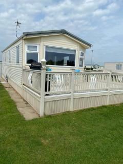 L25 L&g Caravan hire 6 berth millfields family only and lead person must be over 30 MAX 4 ADULTS - Ingoldmells - 5